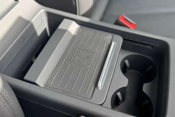 2024 Audi Q5 55 TFSI e S line FY