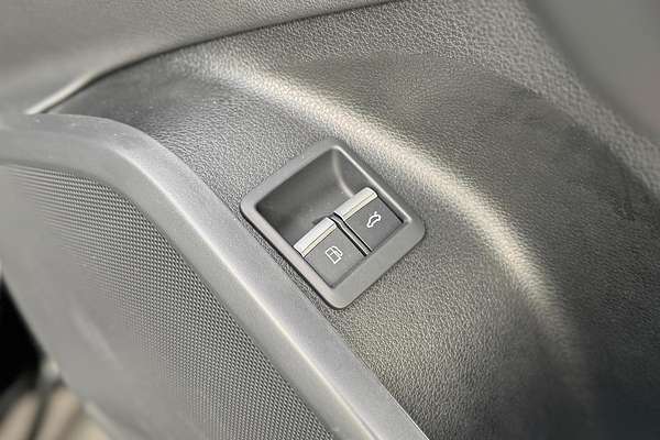 2024 Audi Q5 55 TFSI e S line FY