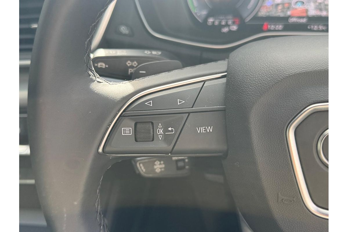 2024 Audi Q5 55 TFSI e S line FY