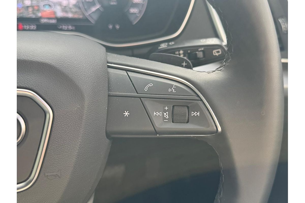 2024 Audi Q5 55 TFSI e S line FY