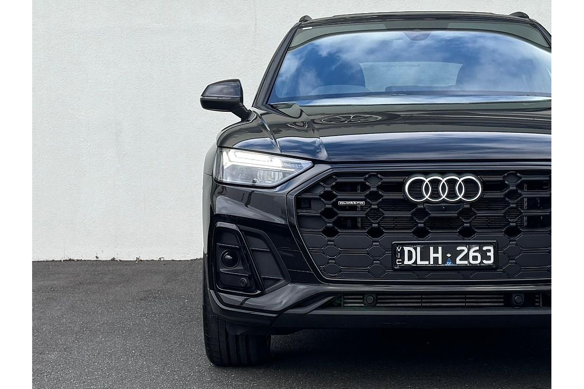 2024 Audi Q5 55 TFSI e S line FY