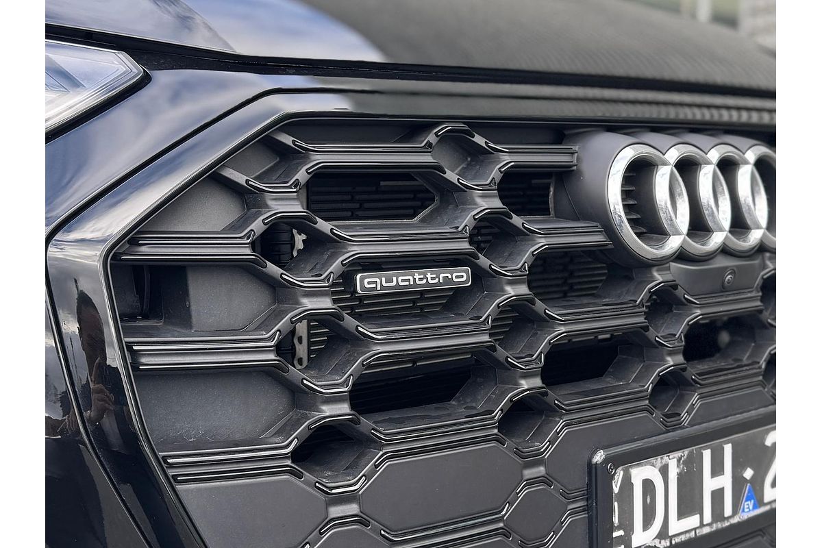 2024 Audi Q5 55 TFSI e S line FY