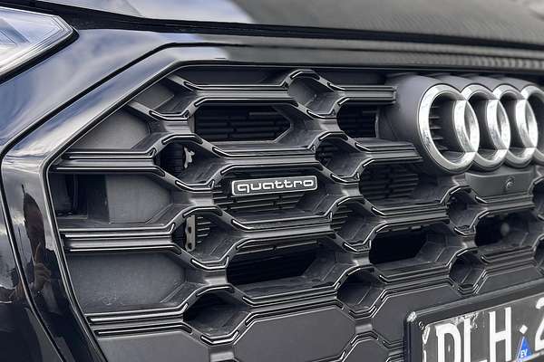 2024 Audi Q5 55 TFSI e S line FY