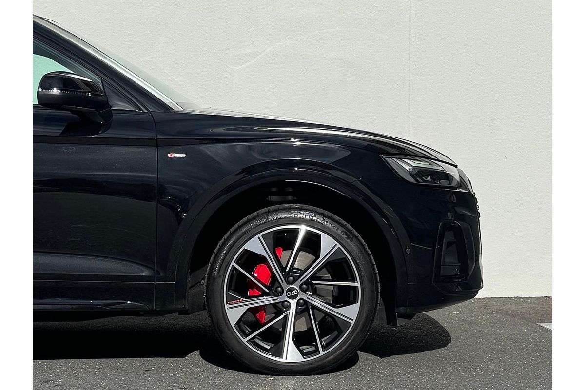 2024 Audi Q5 55 TFSI e S line FY