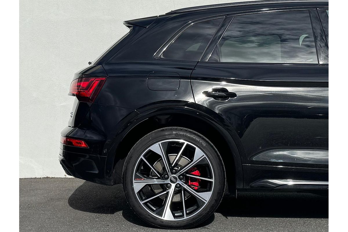 2024 Audi Q5 55 TFSI e S line FY