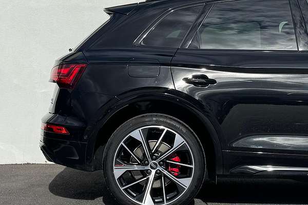 2024 Audi Q5 55 TFSI e S line FY