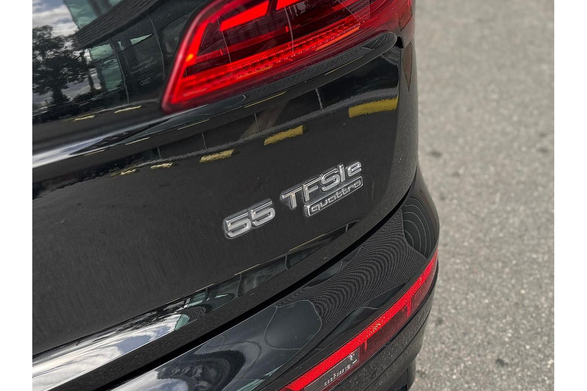 2024 Audi Q5 55 TFSI e S line FY