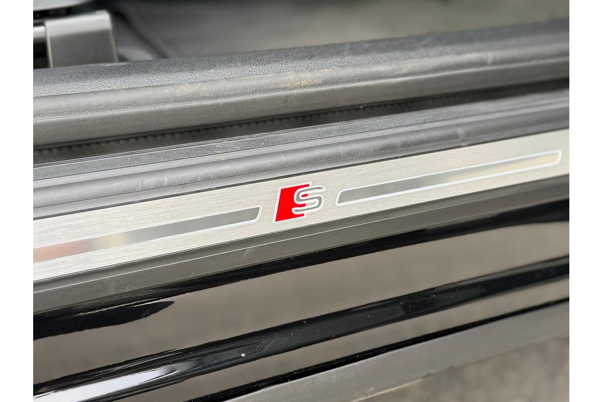 2024 Audi Q5 55 TFSI e S line FY