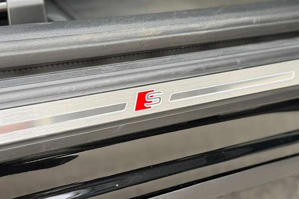 2024 Audi Q5 55 TFSI e S line FY