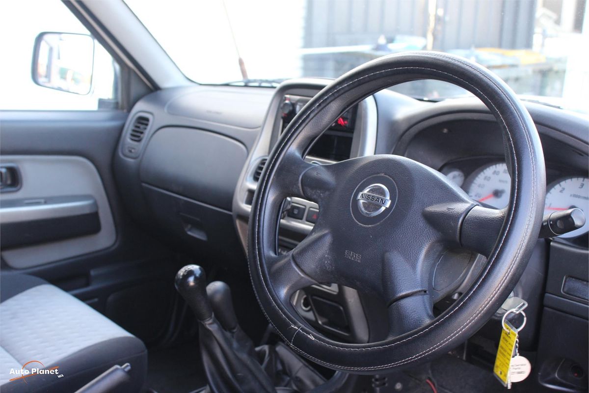 2009 Nissan Navara ST-R D22 4X4