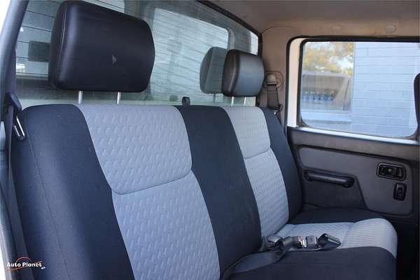 2009 Nissan Navara ST-R D22 4X4