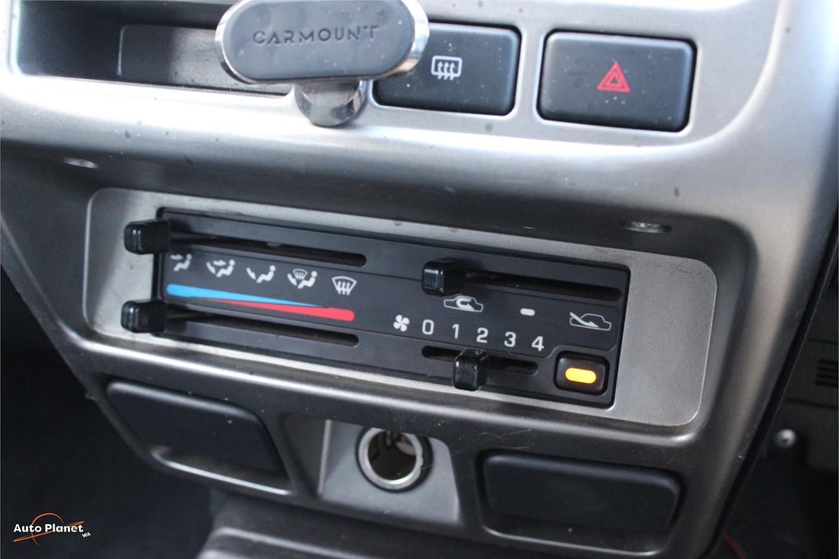 2009 Nissan Navara ST-R D22 4X4