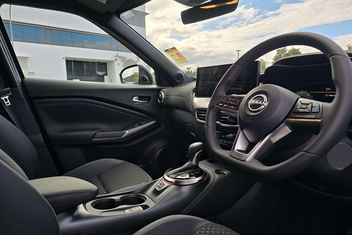 2024 Nissan JUKE ST-L F16