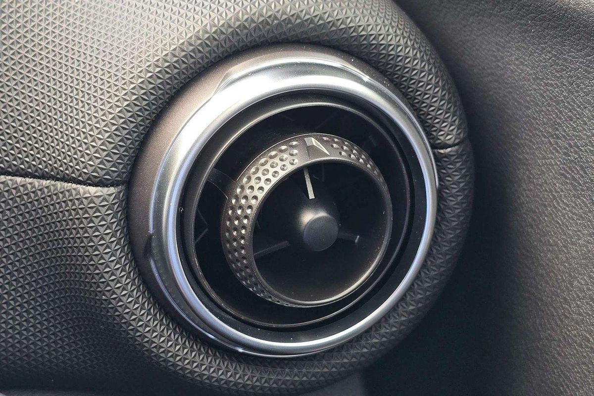 2024 Nissan JUKE ST-L F16