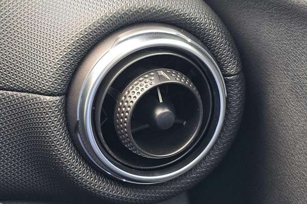 2024 Nissan JUKE ST-L F16