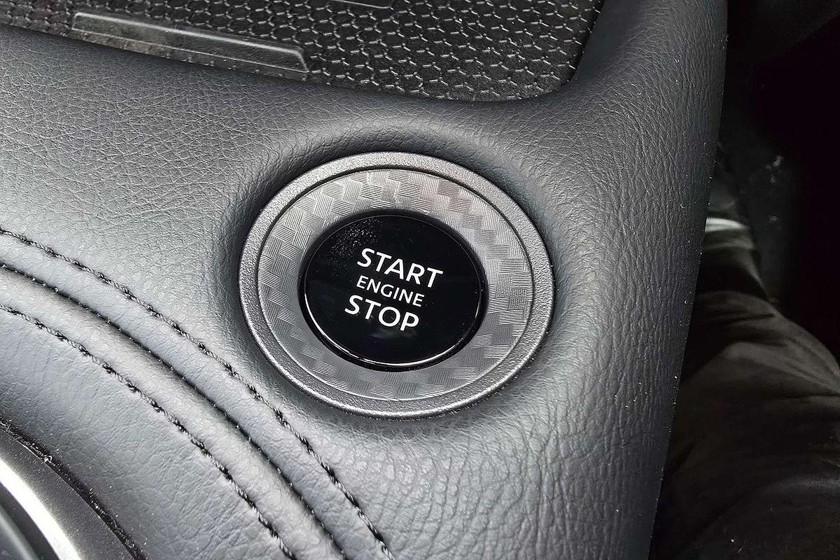 2024 Nissan JUKE ST-L F16