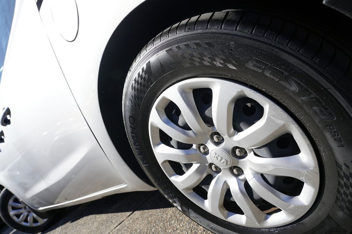 2016 Kia Carnival S YP
