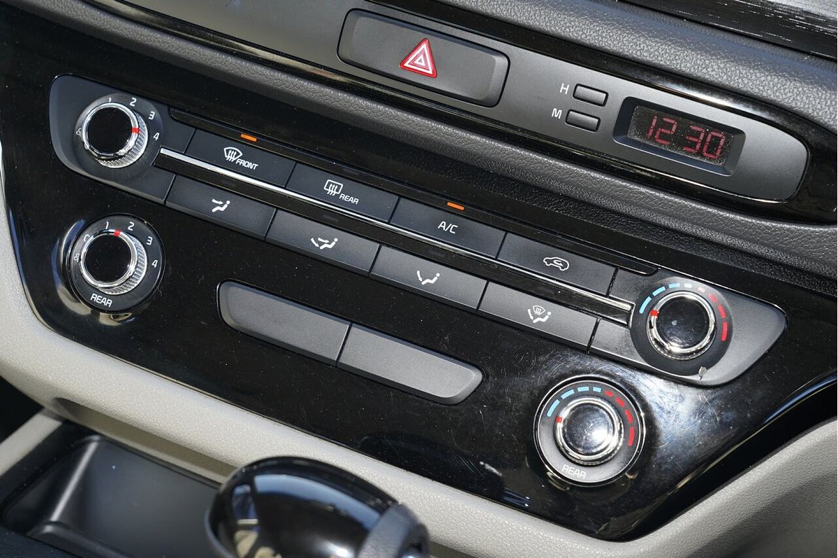 2016 Kia Carnival S YP