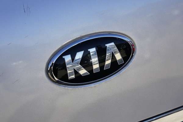 2016 Kia Carnival S YP