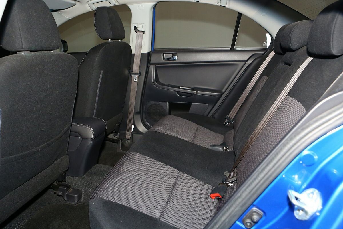 2017 Mitsubishi Lancer ES Sport CF