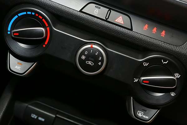 2024 Kia Stonic S YB