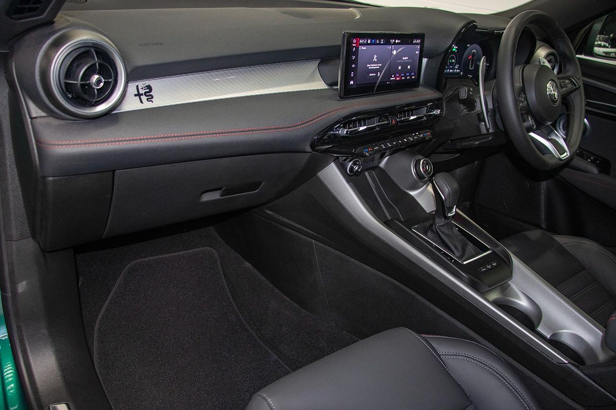 2025 Alfa Romeo Tonale Tributo Italiano Plug-In Hybrid Series 1