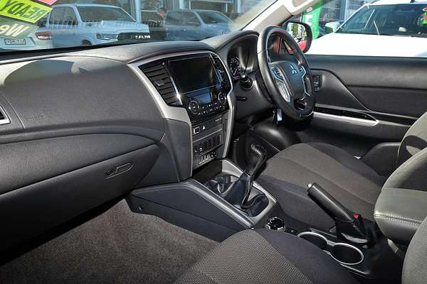 2019 Mitsubishi Triton GLS MR 4X4