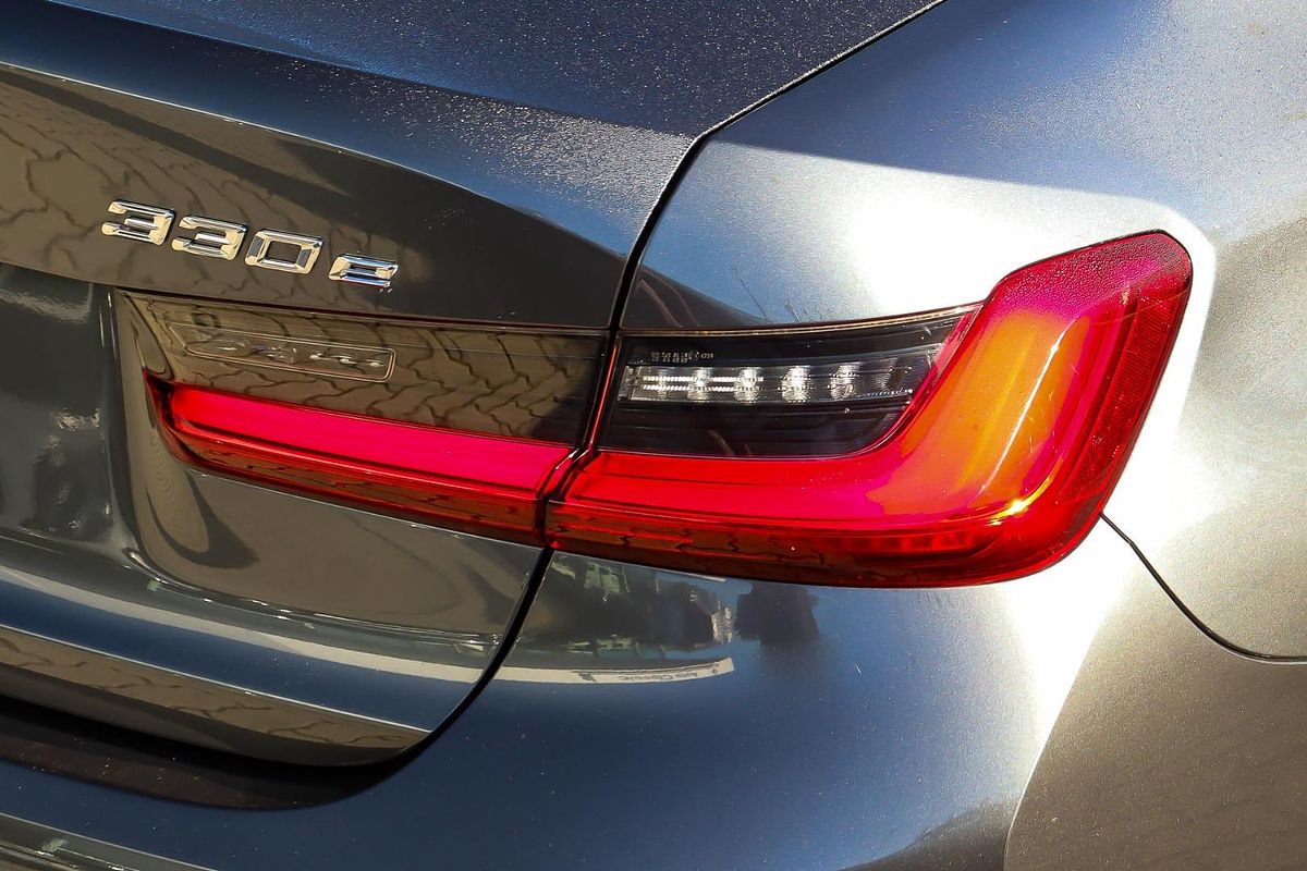 2020 BMW 3 Series 330e Luxury Line G20