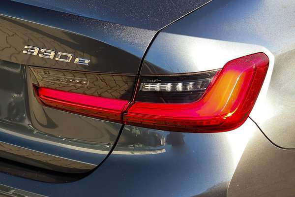 2020 BMW 3 Series 330e Luxury Line G20