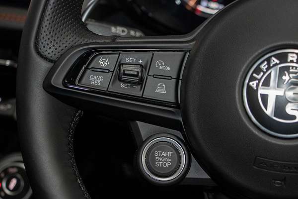 2025 Alfa Romeo Tonale Tributo Italiano Plug-In Hybrid Series 1