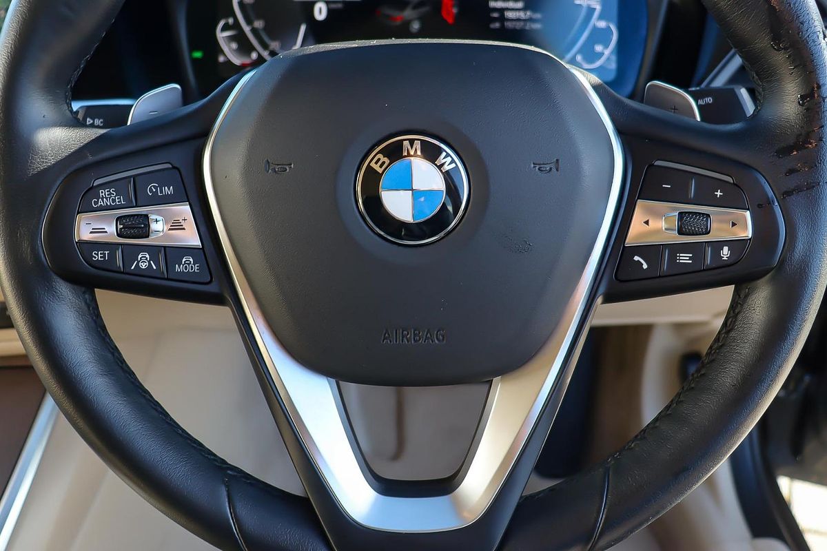 2020 BMW 3 Series 330e Luxury Line G20