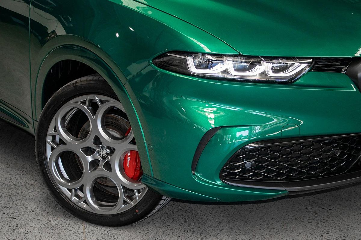 2025 Alfa Romeo Tonale Tributo Italiano Plug-In Hybrid Series 1