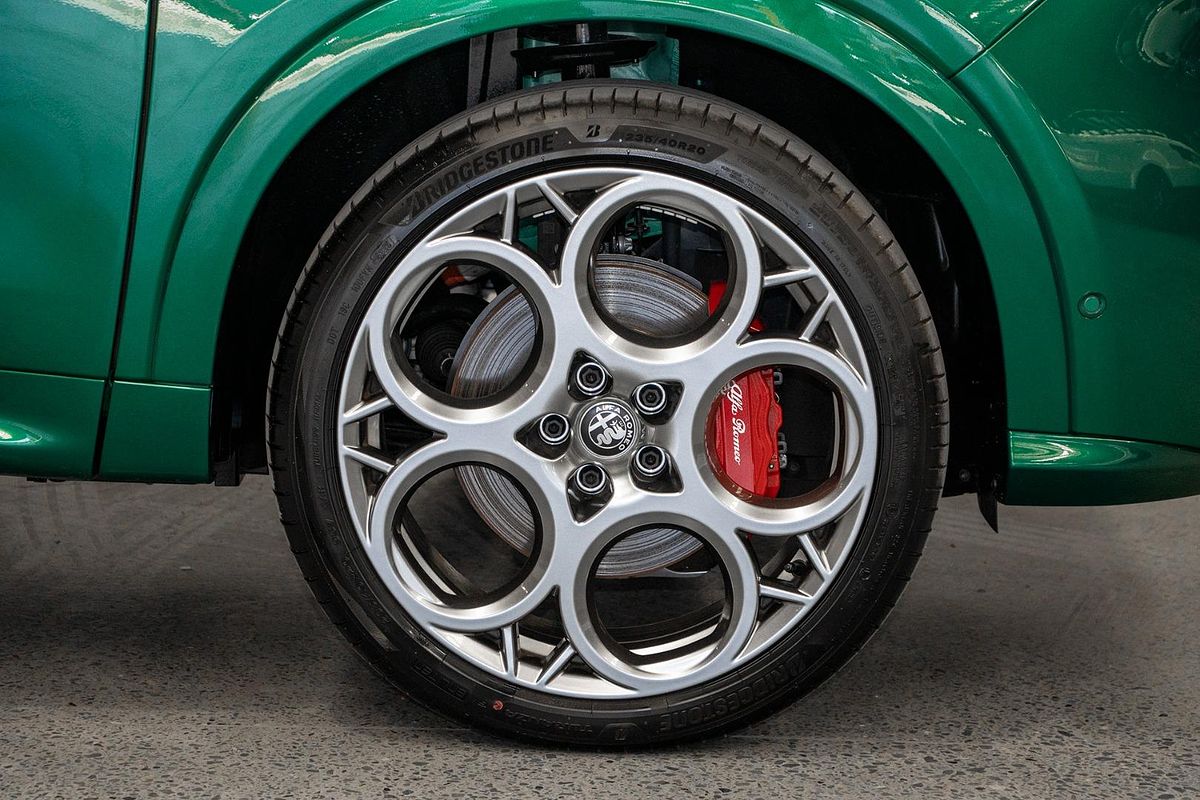 2025 Alfa Romeo Tonale Tributo Italiano Plug-In Hybrid Series 1
