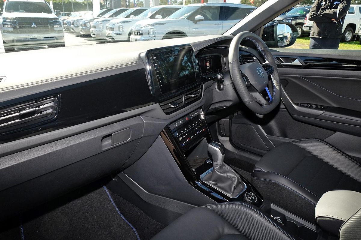 2025 Volkswagen T-Roc R D11