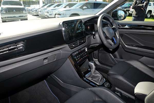 2025 Volkswagen T-Roc R D11