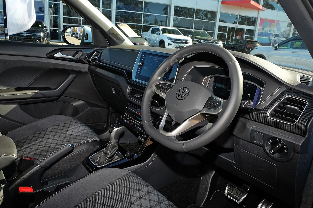 2025 Volkswagen T-Cross 85TSI R-Line D31