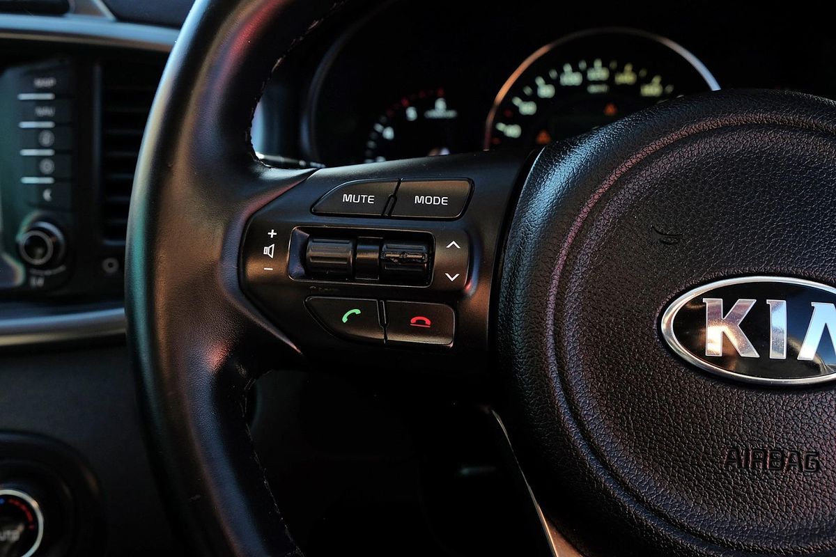 2016 Kia Sorento SLi UM