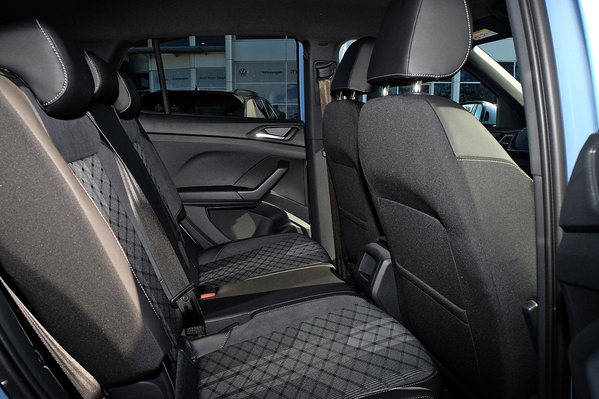 2025 Volkswagen T-Cross 85TSI R-Line D31
