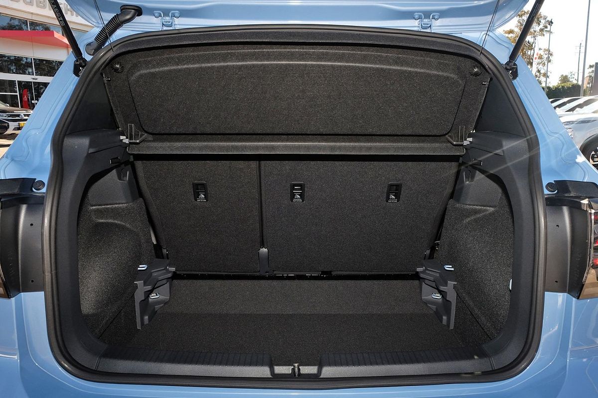 2025 Volkswagen T-Cross 85TSI R-Line D31