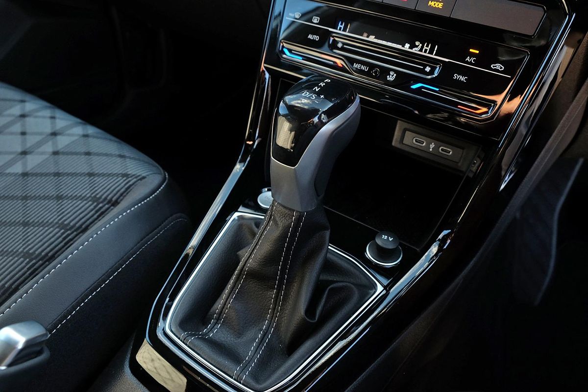 2025 Volkswagen T-Cross 85TSI R-Line D31
