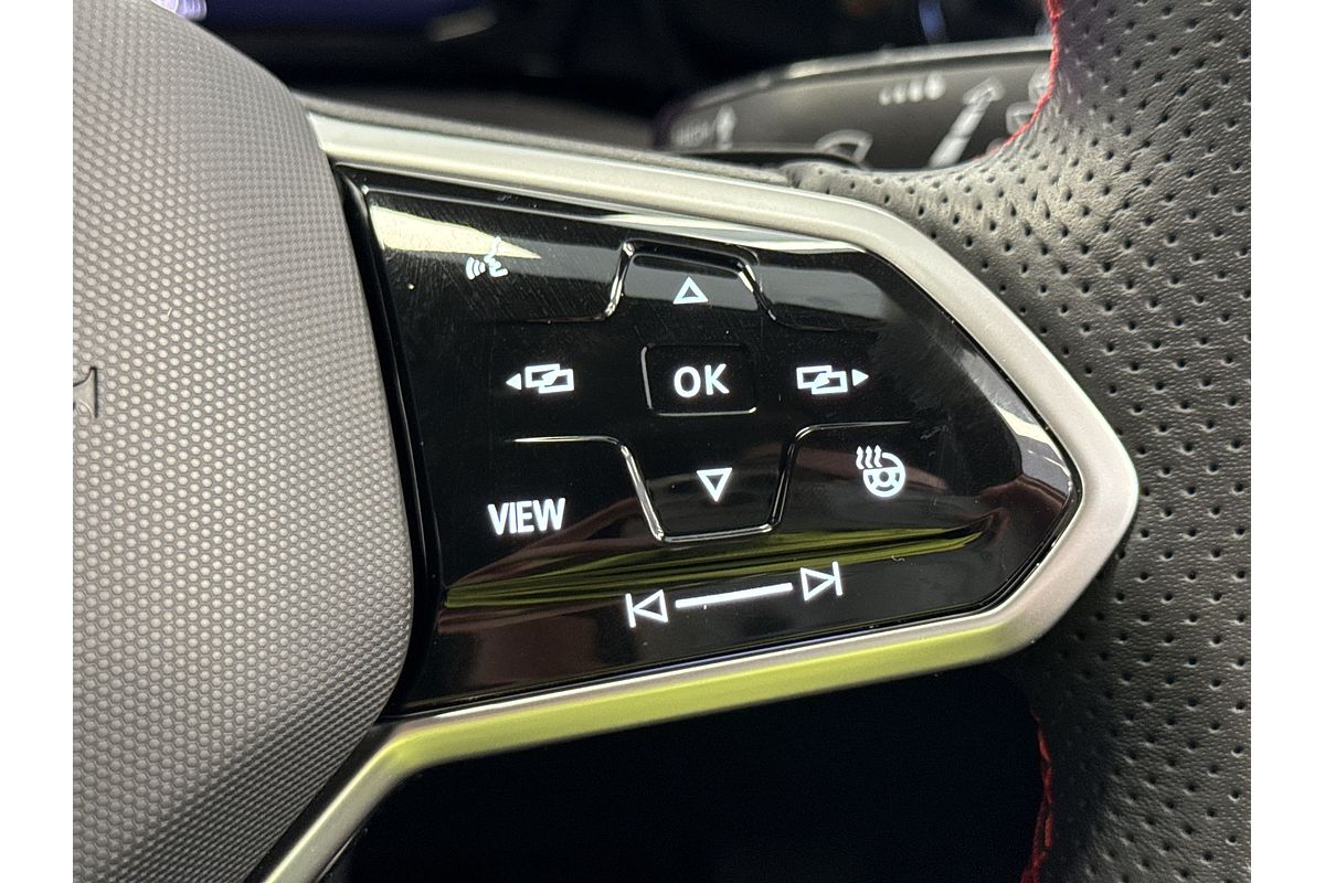 2024 Volkswagen Golf GTI 8