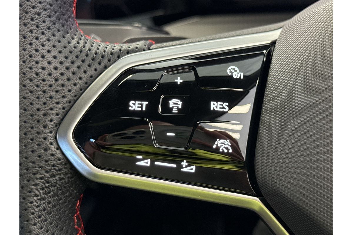 2024 Volkswagen Golf GTI 8