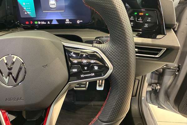2024 Volkswagen Golf GTI 8
