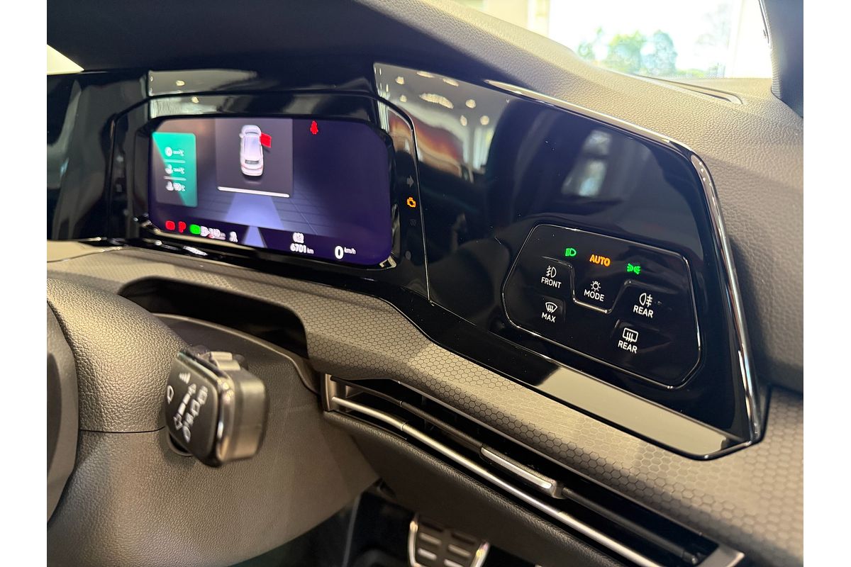 2024 Volkswagen Golf GTI 8