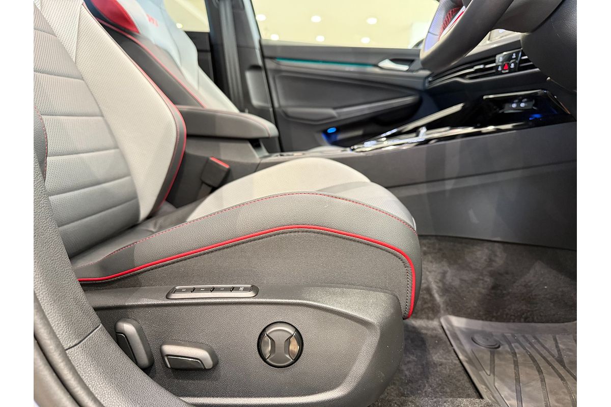 2024 Volkswagen Golf GTI 8