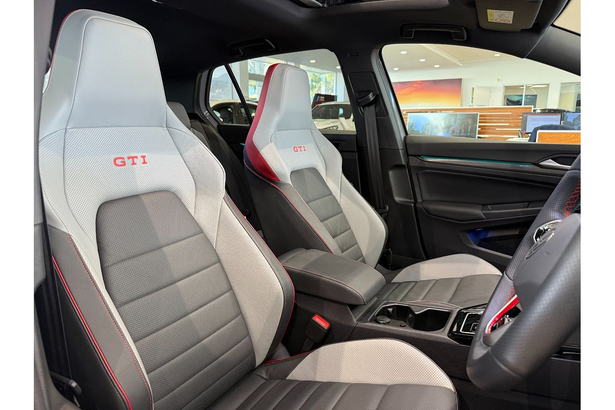 2024 Volkswagen Golf GTI 8