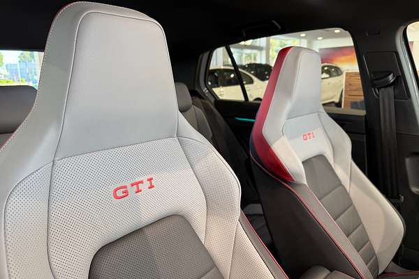 2024 Volkswagen Golf GTI 8