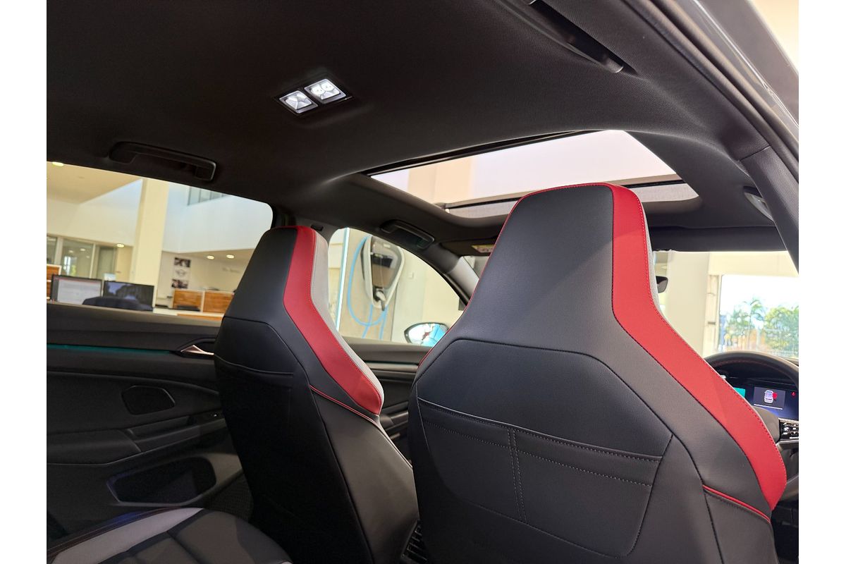 2024 Volkswagen Golf GTI 8