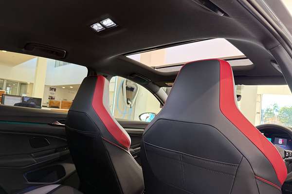 2024 Volkswagen Golf GTI 8