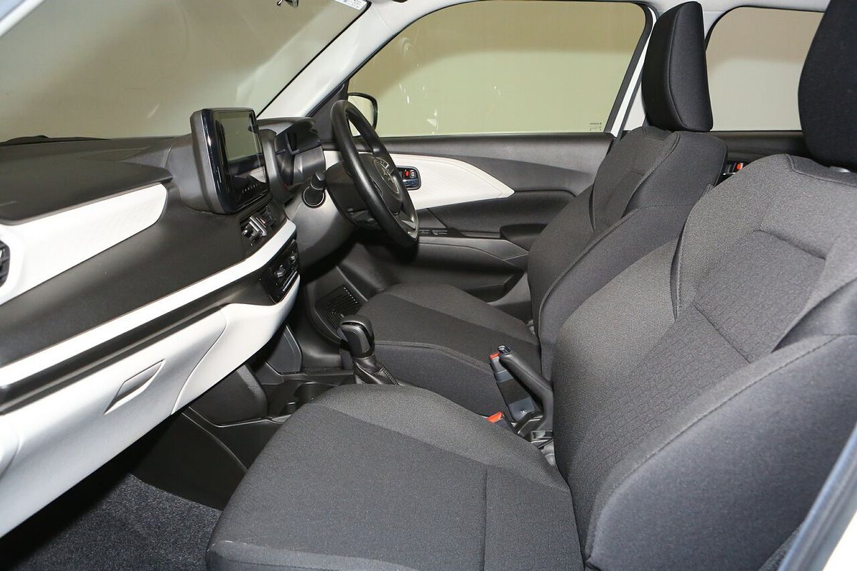2024 Suzuki Swift Hybrid UZ